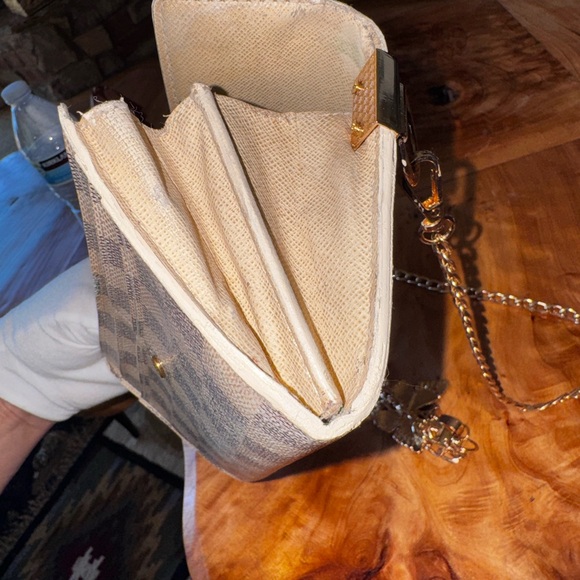 Louis Vuitton
2008 Damier Azur Pattern Sarah Wallet converted Crossbody - Picture 11 of 16